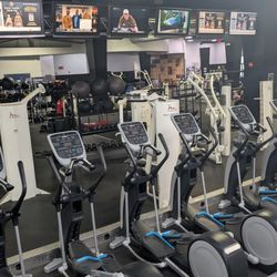 Gold's Gym - Gym
