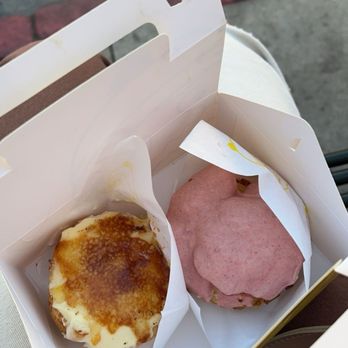 Beard Papa’s - Desserts Near Me - Pasadena, California