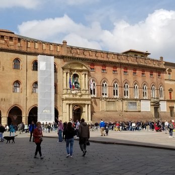 Piazza Maggiore - Piazza Maggiore - Landmarks & Historical Buildings Near Me - Bologna, BO
