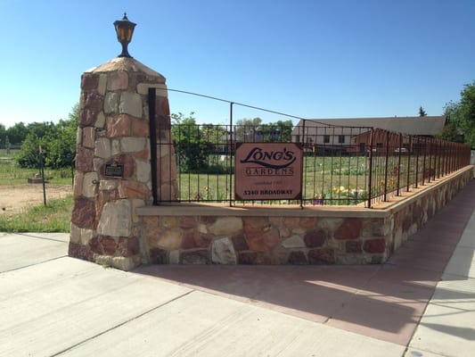 Long's Gardens by null