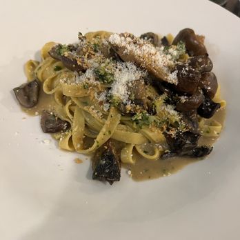 Restaurant Lola - Mushroom Fettuccine - New American Near Me - Bremerton, Washington