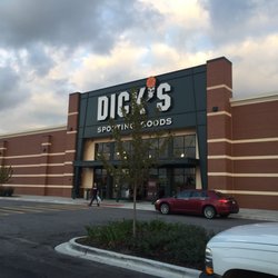 DICK'S Sporting Goods - Storefront