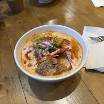 YaiGu Hot Bowls - Red curry duck - so yum! - Thai Near Me - Saint Paul, Minnesota YaiGu Hot Bowls - Red curry duck - so yum! - Thai Near Me - Saint Paul, Minnesota