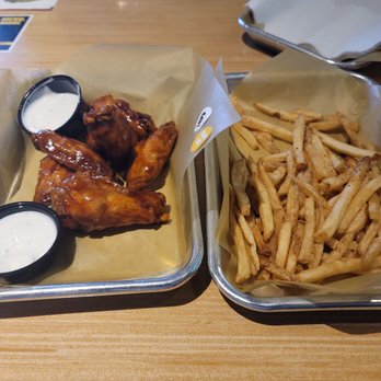 Buffalo Wild Wings - American Near Me - Alabaster, Alabama Buffalo Wild Wings - American Near Me - Alabaster, Alabama
