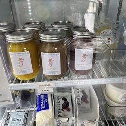 Barn Girls Farms - Sea moss and lots of other great selections.