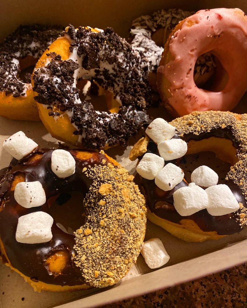 LEO’S BAKERY Updated October 2024 37 Photos & 16 Reviews 1310 E