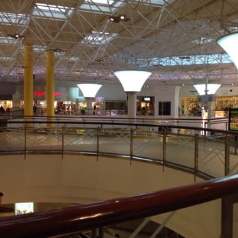 Lenox Square - Everyone coming out of the rain - Shopping Centers Near Me - Atlanta, Georgia Lenox Square - Everyone coming out of the rain - Shopping Centers Near Me - Atlanta, Georgia