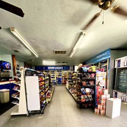 Farmer's Mini Mart - Interrior