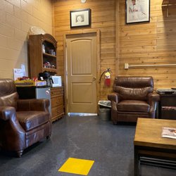 Smoker Friendly - Smokers lounge...it's FREE!