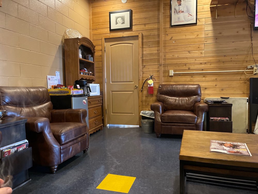 SMOKER FRIENDLY Updated August 2024 11 Photos 6762 W Coal Mine Ave, Littleton, Colorado