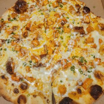 ZaZa Pizzeria - Buff chicken pizza! Amazing! - Pizza Near Me - Somerville, Massachusetts