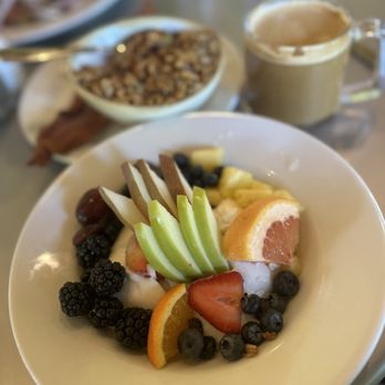 Cafe Sintra - Granola Trio - New American Near Me - Sunriver, Oregon