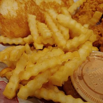 Raising Cane's Chicken Fingers - Chicken Shop Near Me - Temecula, California