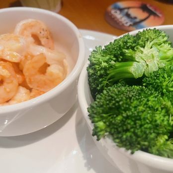 BJ's Restaurant & Brewhouse - Kids meal grilled shrimp with a side of steamed broccoli - New American Near Me - Palmdale, California BJ's Restaurant & Brewhouse - Kids meal grilled shrimp with a side of steamed broccoli - New American Near Me - Palmdale, California