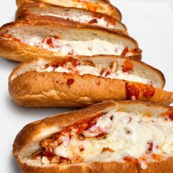 Lola’s Gourmet Pizza