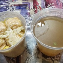 Shredded Pork & Penny Hot Sauce Noodle in Soup / 炸醬麵