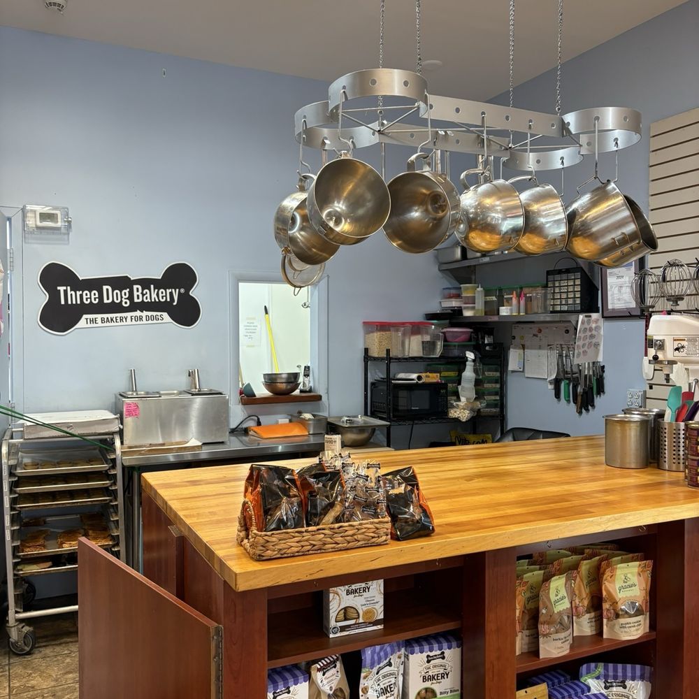 Three Dog Bakery - Pet Stores Near Me - Kansas City, Missouri Three Dog Bakery - Pet Stores Near Me - Kansas City, Missouri