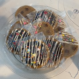 Oreo and chocolate chip cookies for a beach themed birthday party Oreo and chocolate chip cookies for a beach themed birthday party