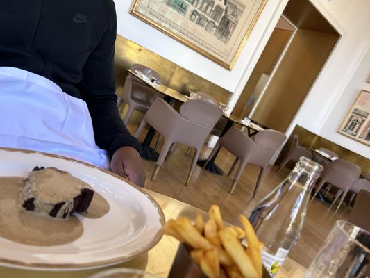 Ore - Ducasse au château de Versailles by null