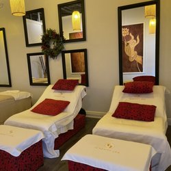 Serenity Spa - Relaxing foot massage