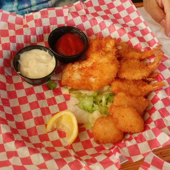 Bridgeside - Fried seafood basket - American Near Me - Cascade Locks, Oregon Bridgeside - Fried seafood basket - American Near Me - Cascade Locks, Oregon