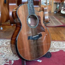 Twin Town Guitars - PS14ce Honduran Rosewood guitar from Twin Town Guitars in Minneapolis, Minnesota.
