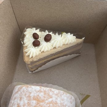 Nagomi Cake House - Coffee cream cake and strawberry cream roll - Patisserie/Cake Shop Near Me - Gardena, California Nagomi Cake House - Coffee cream cake and strawberry cream roll - Patisserie/Cake Shop Near Me - Gardena, California