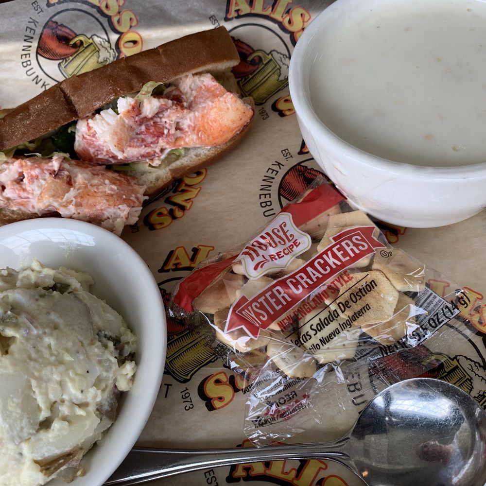Alisson's Restaurant - Lobster roll w chowder - Seafood Near Me - Kennebunkport, Maine