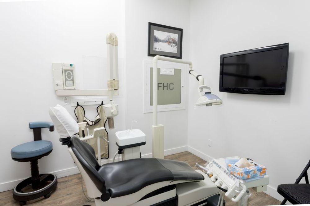 EXPRESSIONS DENTAL CARE Updated October 2024 9555 Yonge St