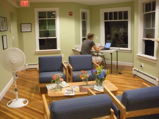 HI Hyannis Hostel by null