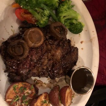 Charles Street Dinner House - Steak and roasted potatoes - New American Near Me - Mariposa, California