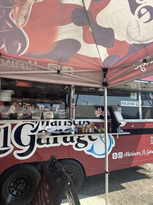 Mariscos El Garage by null