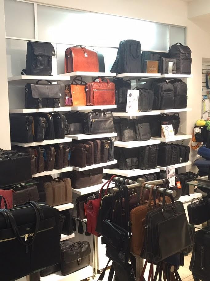 BAG’N BAGGAGE Updated October 2024 10 Photos 5015 Westheimer