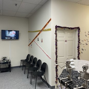 Oahu wellness Chiropractic - Waiting area - Chiropractors Near Me - Honolulu, Hawaii