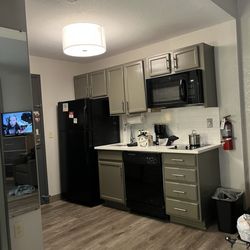 Candlewood Suites Hazleton - Kitchen in room