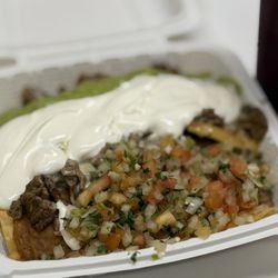 Golden State Taqueria - Super Nachos with carne asada! Let's go!