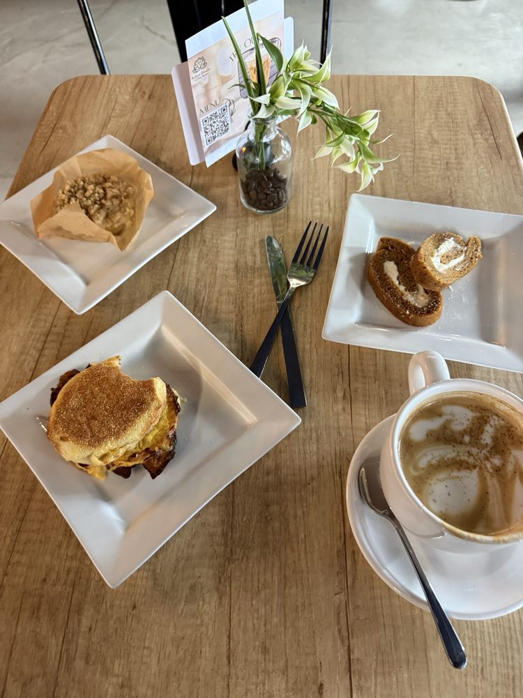 Arabica Robusta Coffee House Logo