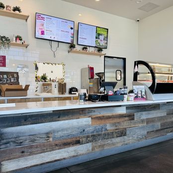 7 Leaves Cafe - Macarons Near Me - Las Vegas, Nevada 7 Leaves Cafe - Macarons Near Me - Las Vegas, Nevada