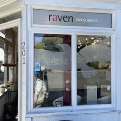 Raven on Summit - Raven is hidden on the corner of Summit & E John, just downhill from Broadway