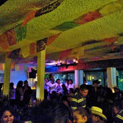 El Bandazo - ¡Ahí es donde se instalan las bandas para ponerte a bailar!
