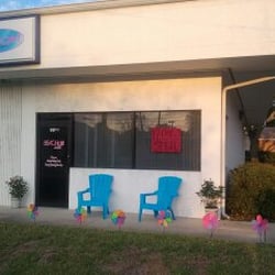Beach Girl Dollar - The store front