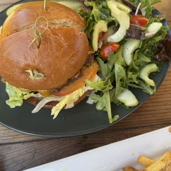 HopMonk Tavern - Smash Burger - American Near Me - Sonoma, California HopMonk Tavern - Smash Burger - American Near Me - Sonoma, California