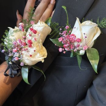 Tatiana's Flowers - Prom Corsage & Boutonniere - Florists Near Me - Hollywood, Florida