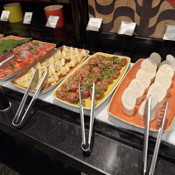 Churrascaria Palace - Salad bar - Steakhouses Near Me - Rio de Janeiro, RJ