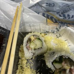 Xengo Fusion Kitchen & Sushi - Should use fresh avocado!
