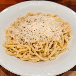 Bucatini Cacio E Pepe