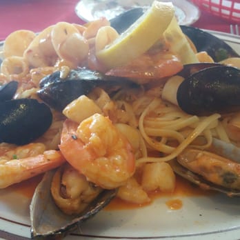 Genova - Linguine Tuttimare - Italian Near Me - Newton, Kansas