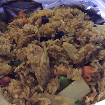 Coat & Thai - Pineapple fried rice with chicken very good - Thai Near Me - Austin, Texas