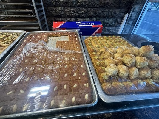 Donya Bakery by null