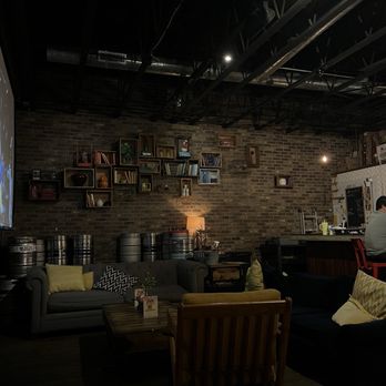 Common Theory - inside - Gastropubs Near Me - San Diego, California Common Theory - inside - Gastropubs Near Me - San Diego, California